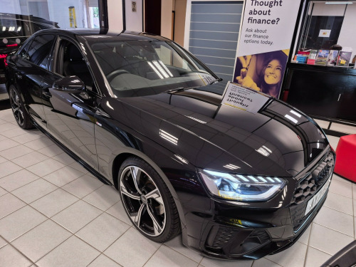 Audi A4  S-Line  Black Edition MHEV Auto