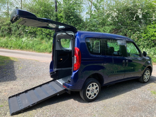 Fiat Doblo  1.4 16V Easy 5dr WHEELCHAIR ACCESSIBLE VEHICLE 4 SEATS