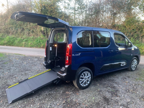 Citroen Berlingo  1.5 BlueHDi 100 Feel M 5dr WHEELCHAIR ACCESSIBLE VEHICLE 4 SEATS