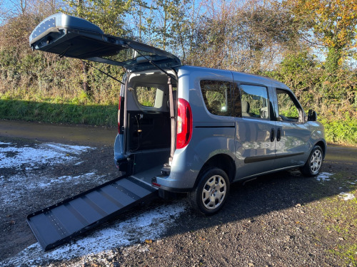 Fiat Doblo  DOBLO 16V WHEELCHAIR ACCESSIBLE VEHICLE 3 SEATS