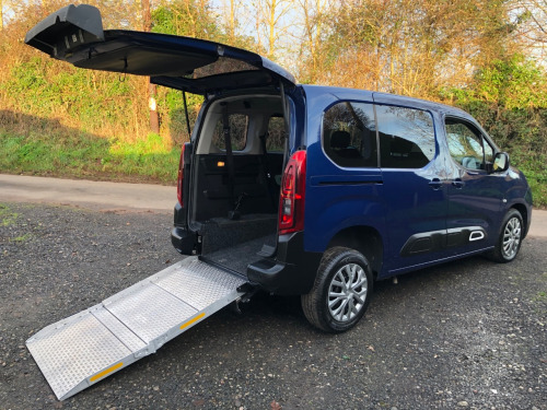 Citroen Berlingo  1.5 BlueHDi 130 Feel M 5dr AUTOMATIC WHEELCHAIR ACCESSIBLE VEHICLE 3 SEATS