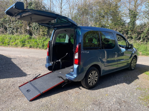 Peugeot Partner  HORIZON RS BLUE HDI S/S AUTOMATIC WHEELCHAIR ACCESSIBLE VEHICLE 5 SEATS