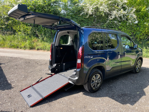 Peugeot Rifter  1.5 BlueHDi 130 Allure 5dr AUTOMATIC WHEELCHAIR ACCESSIBLE VEHICLE 3 SEATS