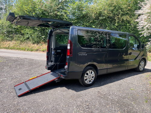 Renault Trafic  LL30 Blue dCi 170 Extra AUTOMATIC WHEELCHAIR ACCESSIBLE VEHICLE 6 SEATS