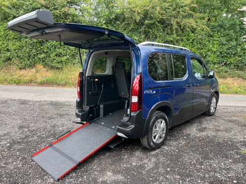 Peugeot Rifter  1.5 BlueHDi 130 Allure 5dr AUTOMATIC WHEELCHAIR ACCESSIBLE VEHICLE 3 SEATS