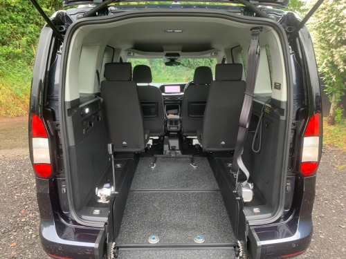 Ford Tourneo Connect  2.0 EcoBlue Titanium 5dr AUTO WHEELCHAIR ACCESSIBLE VEHICLE 4 SEATS