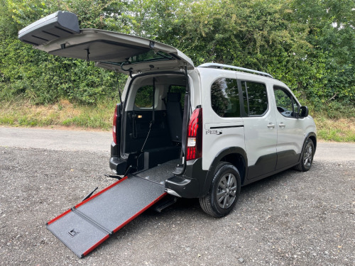 Peugeot Rifter  1.2 PureTech 130 Allure Premium WHEELCHAIR ACCESSIBLE