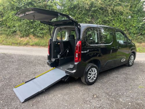 Citroen Berlingo  1.5 BlueHDi 100 Feel M 5dr WHEELCHAIR ACCESSIBLE VEHICLE 3 SEATS WINCH