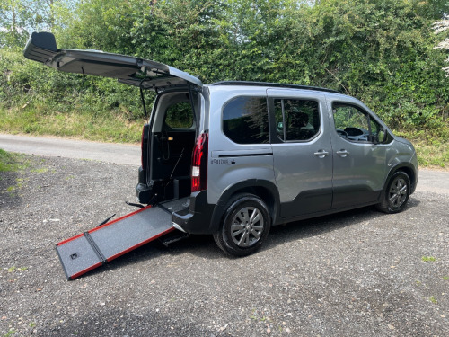 Peugeot Rifter  1.5 BlueHDi 130 Allure 5dr AUTOMATIC WHEELCHAIR ACCESSIBLE VEHICLE 3 SEATS