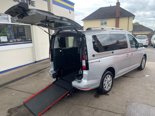 Ford Tourneo Connect  2.0 EcoBlue Titanium 5dr WHEELCHAIR ACCESSIBLE VEHICLE 3 SEATS