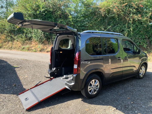 Peugeot Rifter  1.2 PureTech 130 Allure AUTOMTIC WHEELCHAIR ACCESSIBLE VEHICLE