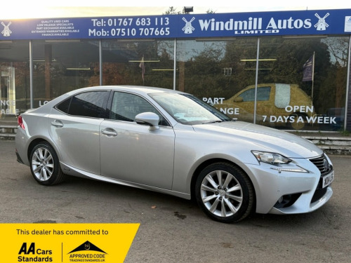 Lexus IS  2.5 300h SE Saloon 4dr Petrol Hybrid E-CVT Euro 5 