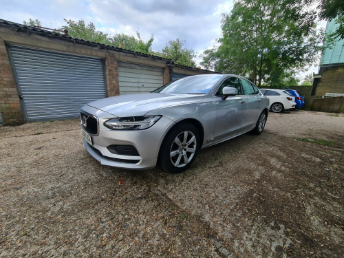 Volvo S90  D4 MOMENTUM 4-Door