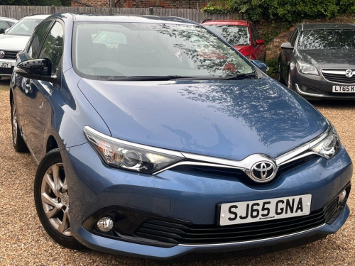 Toyota Auris  1.2L VVT-I ICON 5d 114 BHP