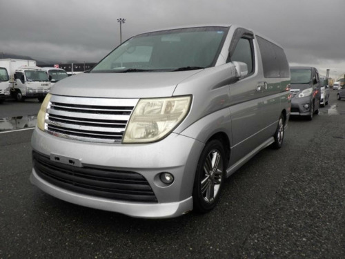 Nissan Elgrand  Rider S 2.5 petrol automatic 8 seater