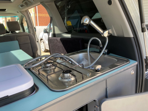 Toyota Alphard  2.4AS PLATINUM SELECTION PETROL AUTOMATIC LOW MILES TWIN SUNROOF 8 SEATS