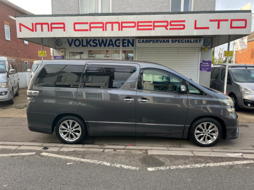 Toyota Alphard  2.4Z Platinum Selection 2, 7 seater low miles, Fresh import