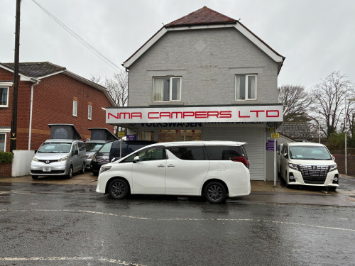 Toyota Alphard  2.5 PETROL AUTOMATIC 2015 NEXT GENERATION NEW SHAPE AIR CON LOW MILES 