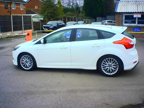 Ford Focus  1.0 125 EcoBoost Zetec S 5dr