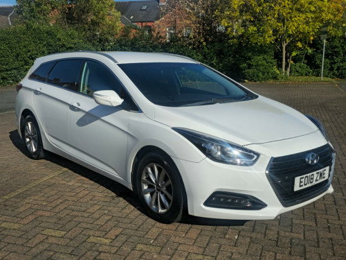 Hyundai i40  CRDI SE NAV BUSINESS BLUE DRIVE