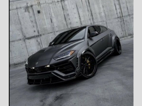 Lamborghini URUS  V8