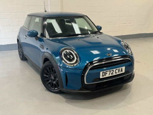 MINI Hatch  1.5 Cooper Classic Hatchback 3dr Petrol Manual Eur