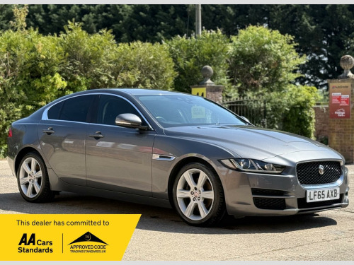 Jaguar XE  2.0d Portfolio Euro 6 (s/s) 4dr