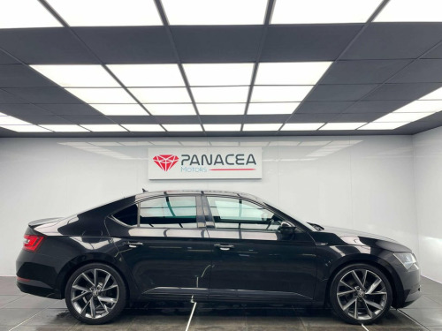Skoda Superb  2.0 Superb Sportline TDI Semi-Auto 5dr 