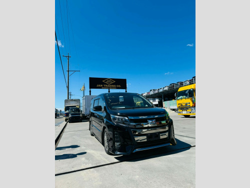 Toyota Noah  1.8L PRIUS HYBRID PETROL