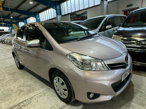 Toyota VITZ  1L yaris vitz PETROL