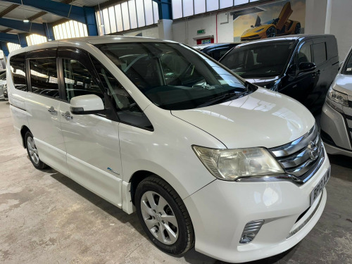 Nissan Serena  Nissan Serena  2013 hybrid 7 seater