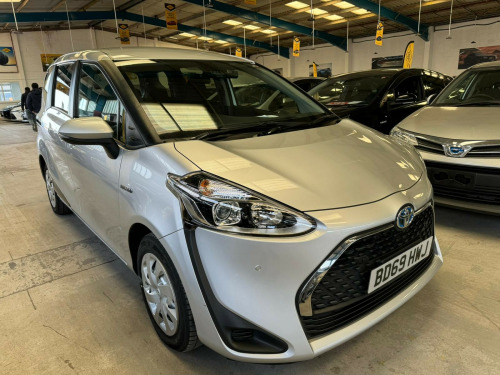 Toyota Sienta  1.5L SIENTA  HYBRID PETROL