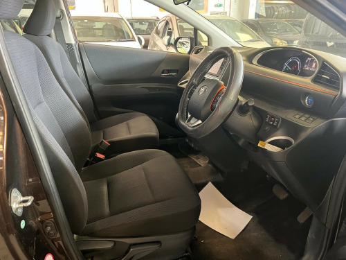 Toyota Sienta  1.5L toyota HYBRID PETROL