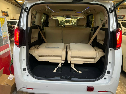 Toyota Alphard  2.5L TOYOTA ALPHARD HYBRID  PETROL