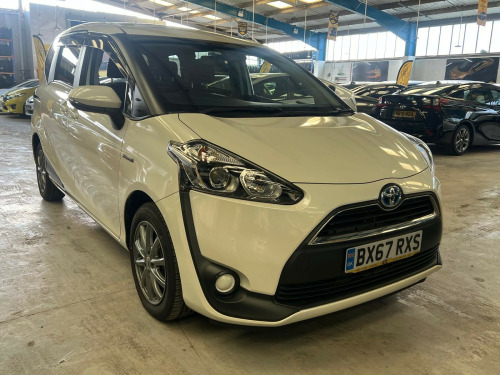 Toyota Sienta  1.5LSIENTA HYBRID