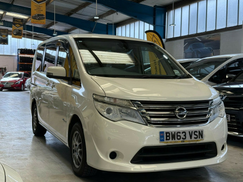Nissan Serena  1,990 CC NISSAN SERENA