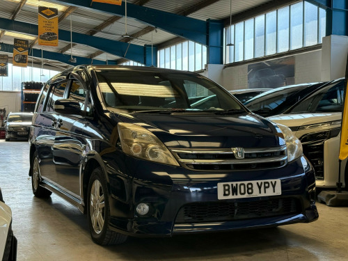 Toyota ISIS  1,790 CC TOYOTA ISIS 