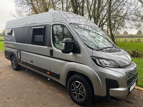 Auto-Trail Expedition 68  8 Speed Automatic 