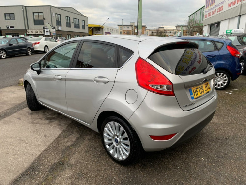 Ford Fiesta  1.4 Titanium 5dr