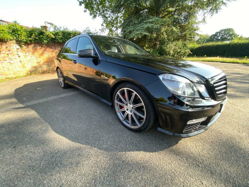 Mercedes-Benz E-Class  6.2 E63 V8 AMG SpdS MCT Euro 5 4dr