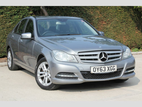 Mercedes-Benz C-Class C200 C200 CDI BlueEFFICIENCY Executive SE 4dr Auto