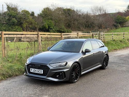 Audi RS4 Saloon  RS 4 TFSI Quattro Carbon Black 5dr Tiptronic