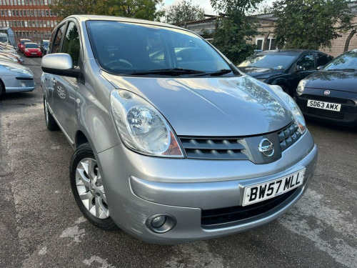 Nissan Note  1.6 16V Tekna Hatchback 5dr Petrol Auto Euro 4 (11