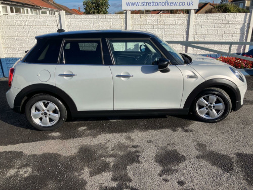 MINI Hatch  1.5 5-Door Hatch Cooper Classic