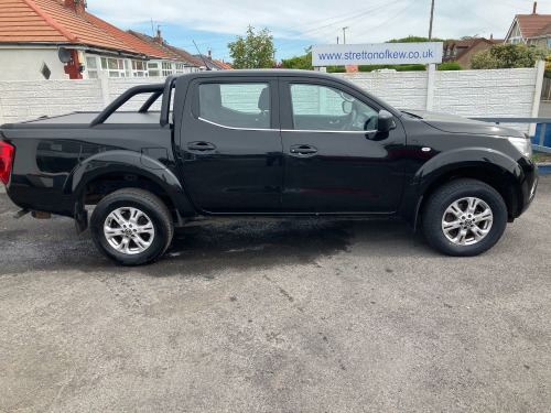 Nissan Navara 2.3 dCi Acenta