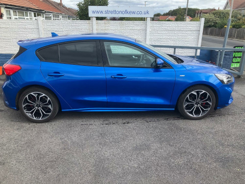 Ford Focus  1.0 T EcoBoost MHEV ST-Line X Edition