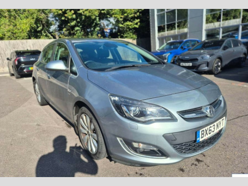 Vauxhall Astra  1.6 16v SE Hatchback 5dr Petrol Manual Euro 5 (115 ps)