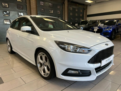 Ford Focus  2.0T ST-2