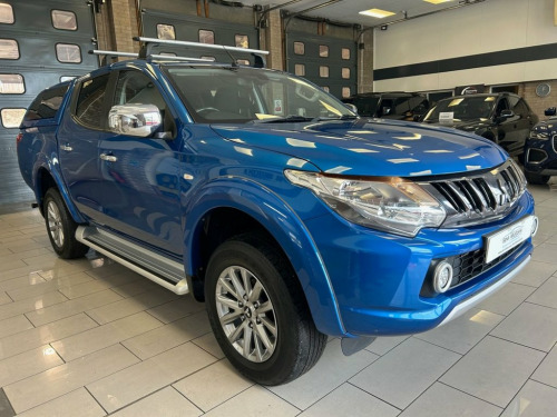 Mitsubishi L200  2.4 DI-D DC Titan Pickup Double Cab 4dr Diesel Man