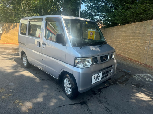 Nissan NV200  